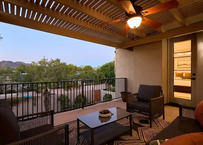 Citrus-pool & Spa-walk 2 Restaurants, Shops & Bars *