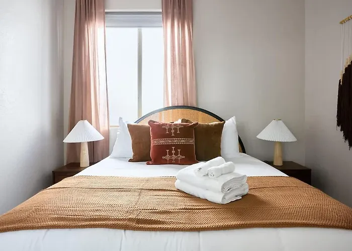Citrus-pool & Spa-walk 2 Restaurants, Shops & Bars * Phoenix